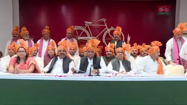 किसी भी बहकावे या भड़कावे में न आएं-अखिलेश यादवअपने-अपने स्तर पर ज़िम्मेदाराना व्यवहार करें:- अखिलेश यादव