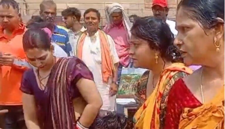 एनडीआरएफ ने तीन महिला श्रद्धालुओं को डूबने से बचाया
