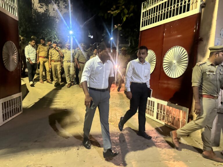 संकट मोचन मंदिर के महंत के घर से नकदी और जेवरात चोरी