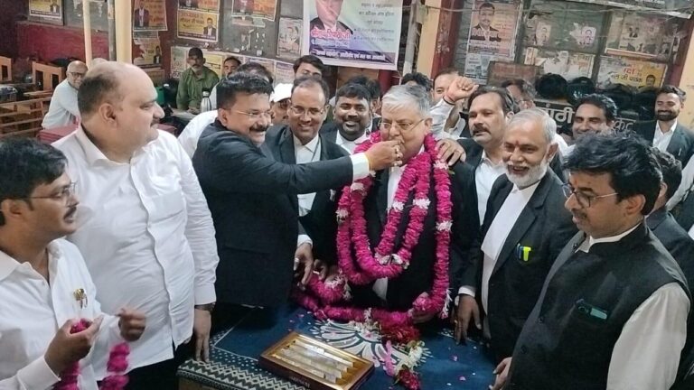 *बार काउंसिल के को-चेयरमैन श्रीनाथ  त्रिपाठी  को दिल्ली हाइकोर्ट से राहत मिलने पर अधिवक्ताओं में हर्ष*