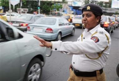 अजय त्रिपाठी की रिपोर्ट;- वाराणसी के यातायात पुलिस का दर्द