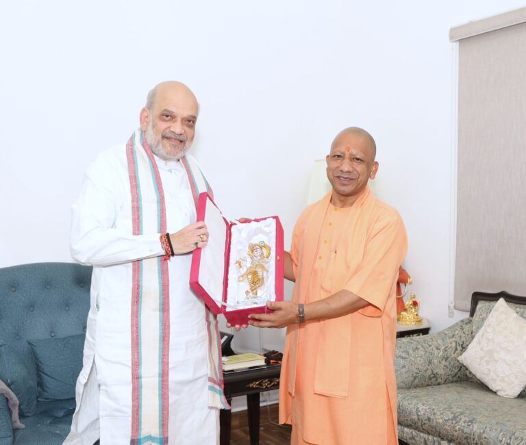 उत्तर प्रदेश के माननीय मुख्यमंत्री योगी आदित्यनाथ जी 09 जून 2025 को माननीय केंद्रीय गृहमंत्री अमित शाह जी से दिल्ली स्थित उनके सरकारी आवास पर शिष्टाचार भेंट  किया