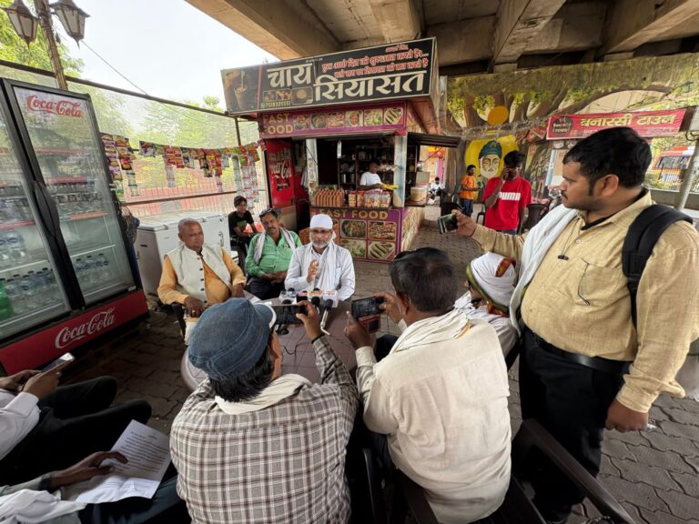 राजनेता और वरिष्ठ पत्रकार शैलेन्द्र सिंह  ने राजनीति से संन्यास लेकर समाज सेवा के लिए पत्रकारिता को चुना