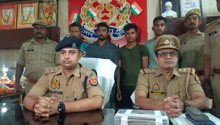 लंका पुलिस द्वारा 4 गौ तस्करो को गिरफ्तार कर भारी मात्रा में  गो बंश बरामद 