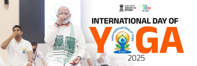 आदि योगी की नगरी काशी से अंतरराष्ट्रीय योग दिवस पर विश्व को निरोग रखने का संदेश देगी योगी सरकार