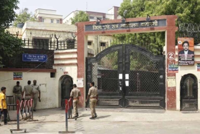 वाराणसी में BJP नेता पशुपतिनाथ सिंह की हत्या मामले में आज फैसला आ गया। फास्ट ट्रैक कोर्ट ने 16 हत्यारों को उम्रकैद की सजा सुनाई।