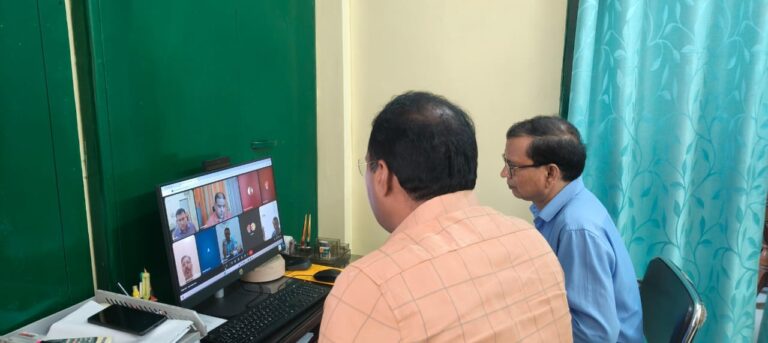 कृषकों को निर्धारित दर पर उर्वरकों की उपलब्धता सुनिश्चित कराने एवम् उर्वरकों की कालाबाजारी, जमाखोरी को लेकर विडियो कान्फ्रेसिंग के माध्यम से समीक्षा बैठक