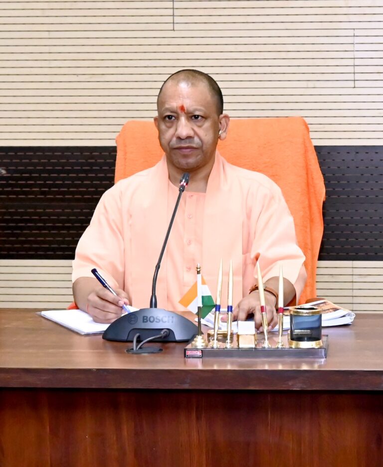 शस्त्र और शास्त्र के समन्वय से ही राष्ट्र बनेगा शक्तिशाली- सीएम योगी