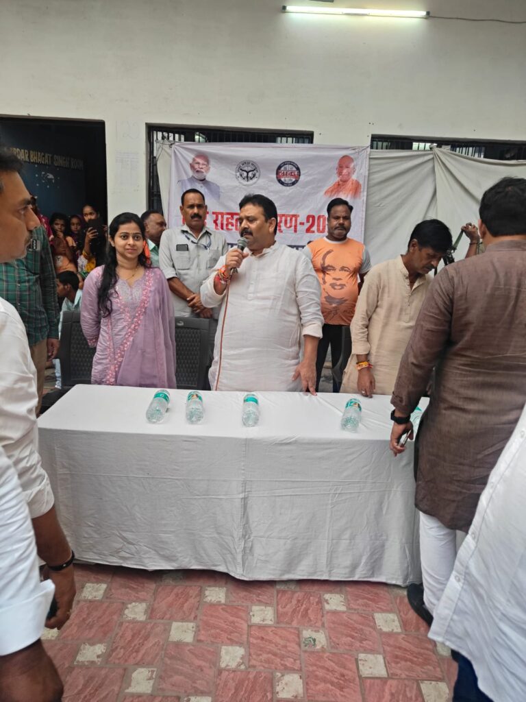 मंत्री ने बाढ़ पीड़ितों के साथ मनाया रक्षाबंधन