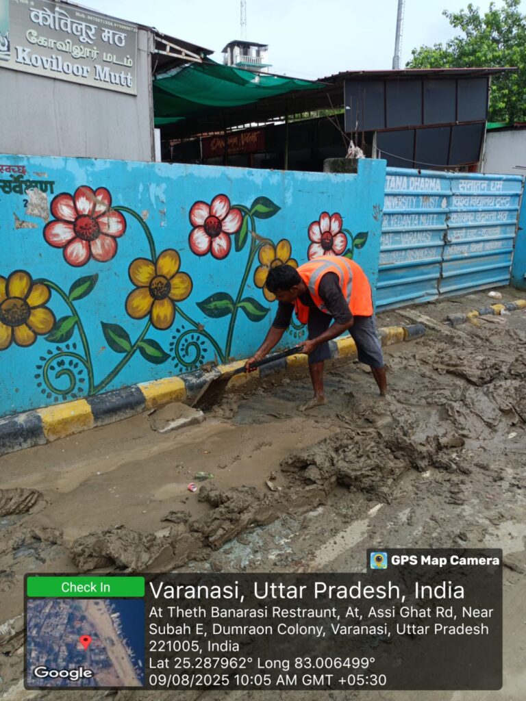 बाढ़ग्रस्त क्षेत्रों में नगर निगम का चौतरफा राहत अभियान जारी