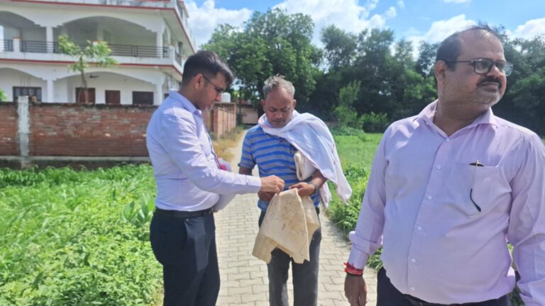 न्यायालय चला आपके द्वार अभियान के तहत एसडीएम राजातालाब ने विवादों का कराया निस्तारण