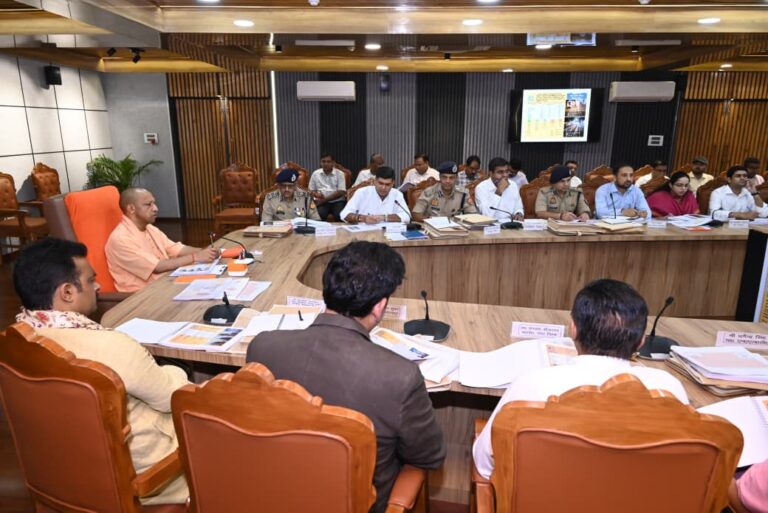 मुख्यमंत्री की समीक्षा बैठक में अनुपस्थित पांच अधिकारियों पर एक्शन