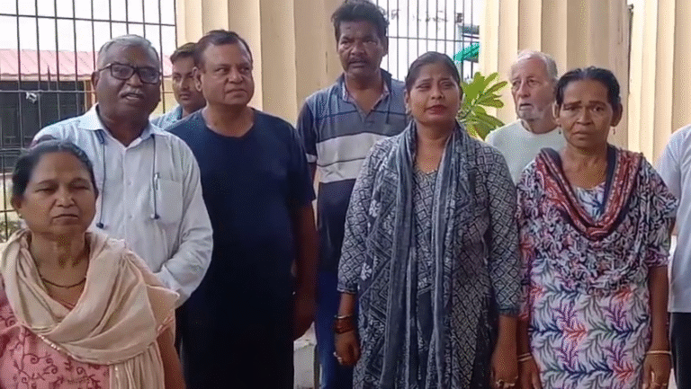 तेलियाबाग सी एन आई चर्च कंपाउंड में कब्जे का प्रयास स्थानीय लोगो की सूचना पर पहुंची पुलिस नेकिया हस्तक्षेप