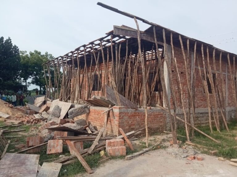 सेंटरिंग के दौरान गिरा मकान का पिलर,एक मजदूर की हुई मौत