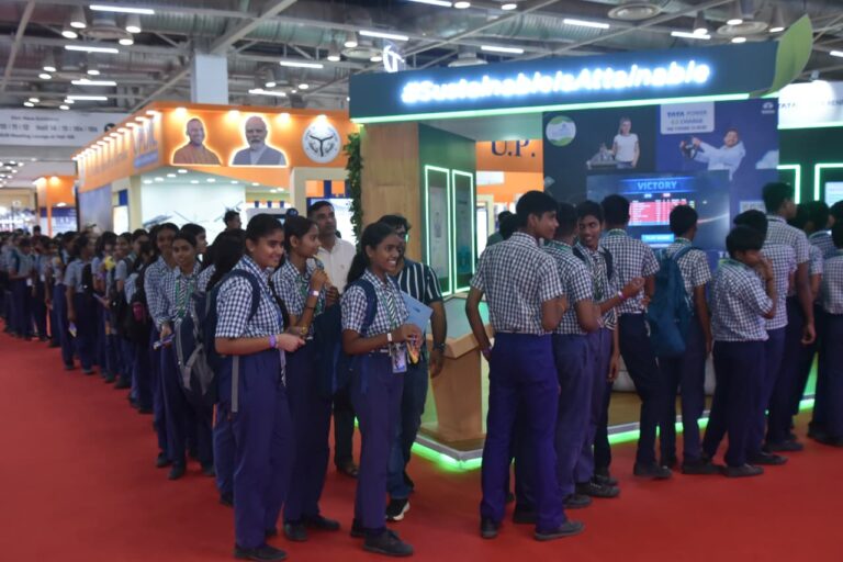 युपीआईटीएस 2025 का चौथा दिन: कौशल विकास, खादी और युवा उद्यमिता रहे केंद्र में