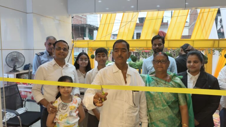 वाराणसी में श्री मुरारी ज्वेलर्स का भव्य शुभारंभ, ग्राहकों के लिए विशेष छूट ऑफर