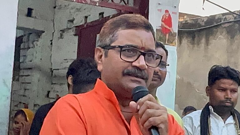 महर्षि वाल्मीकि जी एक द्रष्टा ऋषि थे, जिन्होंने रामायण के माध्यम से संपूर्ण मानवता को धर्म, का मार्ग दिखाया-डॉ नीलकंठ तिवारी