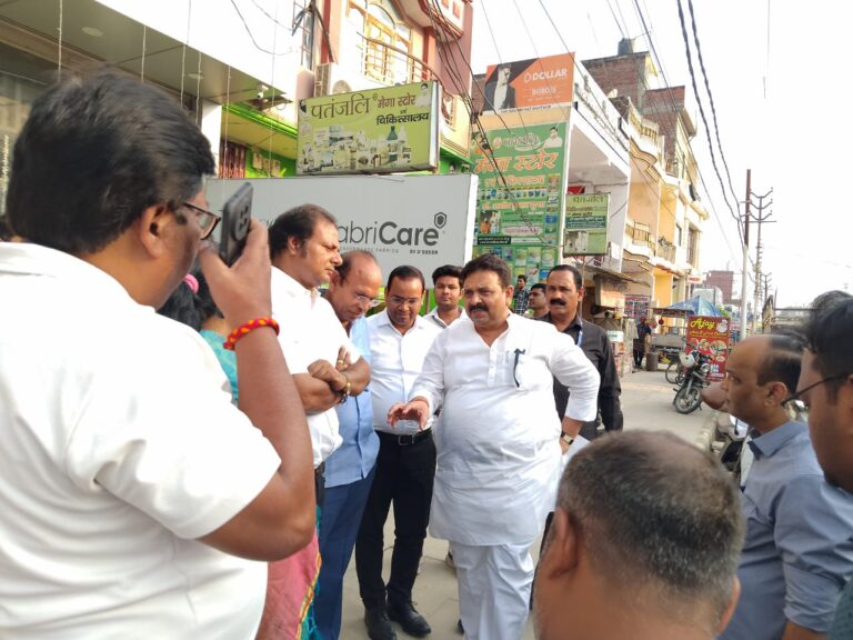 लहरतारा वार्ड में सीवर व पेयजल की व्यवस्था प्राथमिकता पर सुनिश्चित कराए-रविन्द्र जायसवाल