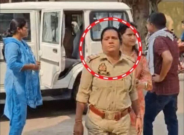 महिला कोतवाल कोतवाली को एंटी करप्शन टीम ने दस हजार रुपए रिश्वत लेते किया गिरफ्तार चर्चा के अनुसार शिकायतें अधिक थी