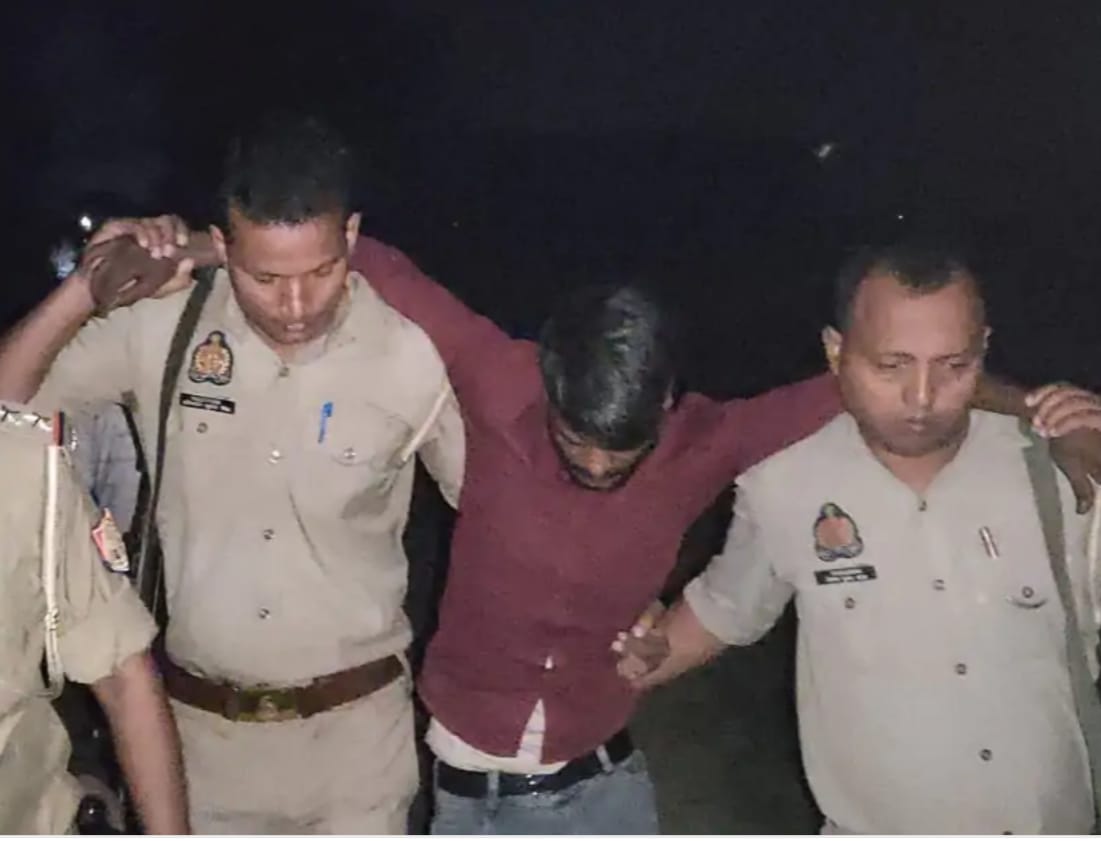 गाज़ीपुर में 25 हज़ार का इनामी बदमाश घायल, मुठभेड़ में पुलिस की बड़ी कार्रवाई — लूट का ₹60 हज़ार नकद, तमंचा व मोटरसाइकिल बरामद!