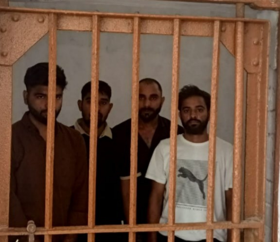 जौनपुर पुलिस को मिली सफलता 4  लुटेरे गिरफ्तार