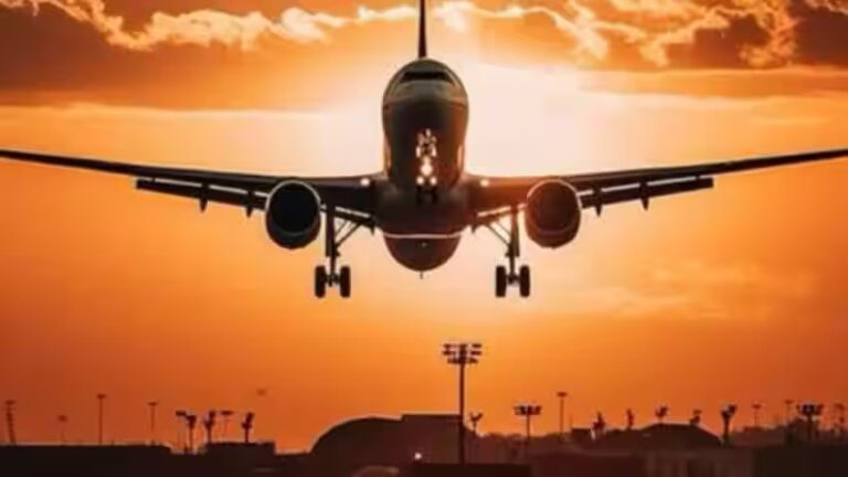 आसमान में नई ऊंचाइयां छू रहा उत्तर प्रदेश, हवाई यात्री और कार्गो ट्रैफिक में रिकॉर्ड वृद्धि