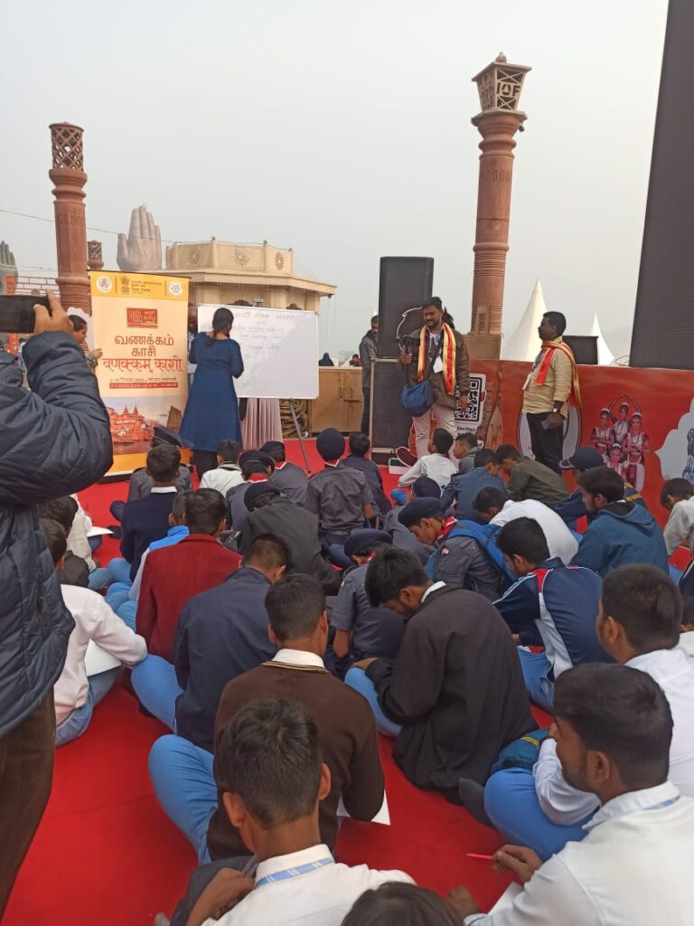 नमो घाट बना भाषा–सेतु: क्वीन्स इंटर कॉलेज के छात्रों ने सीखी तमिल, साझा किया उत्साह