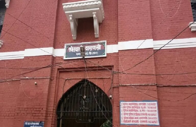 वाराणसी थाना कोतवाली क्षेत्र के लोहटिया में भाँग की आड़ में गाँजा का तस्करी