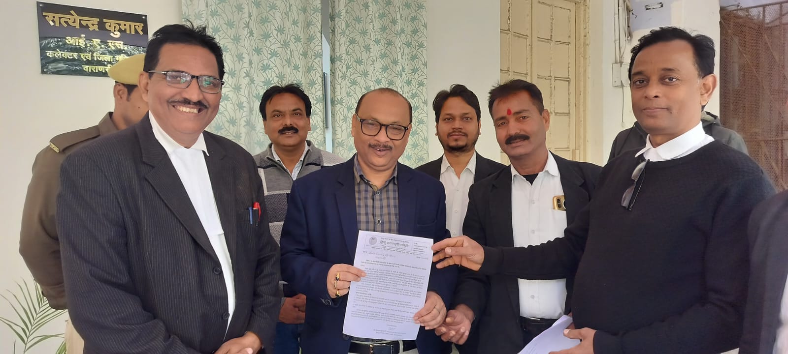 ‘वैलेंटाइन डे’ के नाम पर युवाओं को अनैतिकता की खाई में धकेलने वाली कुप्रथा पर पाबंदी लगायी जाए  !