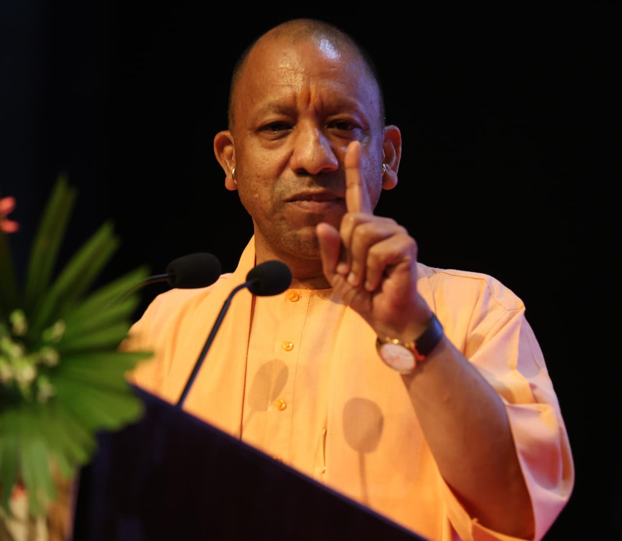 शासन, प्रशासन और उद्योग जगत मिलकर प्रदेश के विकास और सुरक्षा को नई मजबूती प्रदान कर रहे: सीएम योगी