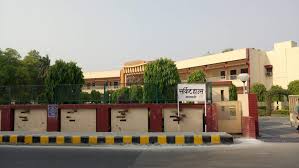 यूपी सरकार की बड़ी पहल सर्किट हाउस  भी अब मिलेगा आम आदमी को ,  जाने किस तरह मिलेगा आम आदमी को  सर्किट हाउस