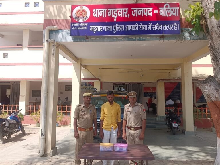 थाना गड़वार जनपद बलिया पुलिस द्वारा चोरी से सम्बन्धित 01 नफर बाल अपचारी को पुलिस अभिरक्षा में लेकर चोरी के 01 अदद मोबाईल फोन को किया गया बरामद।