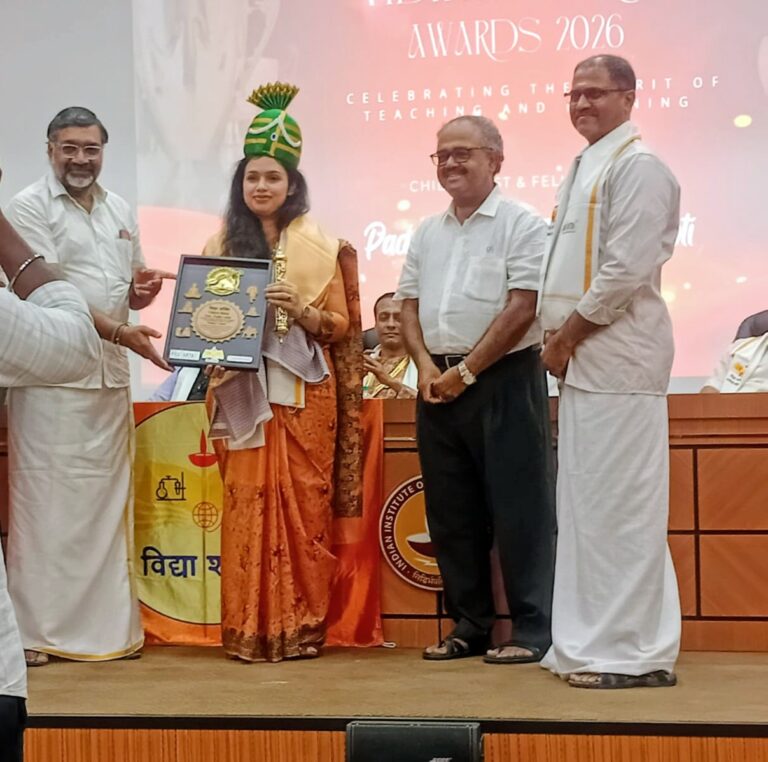 काशी की परिषदीय स्कूल की शिक्षिका तूबा आसिम को आईआईटी मद्रास के प्रांगण में “विद्या स्त्री” सम्मान से नवाजा गया