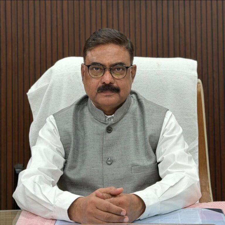 हीट स्ट्रोक और तेज बुखार आए तो रहें सतर्क व जागरूक, बरतें सावधानी – सीएमओ