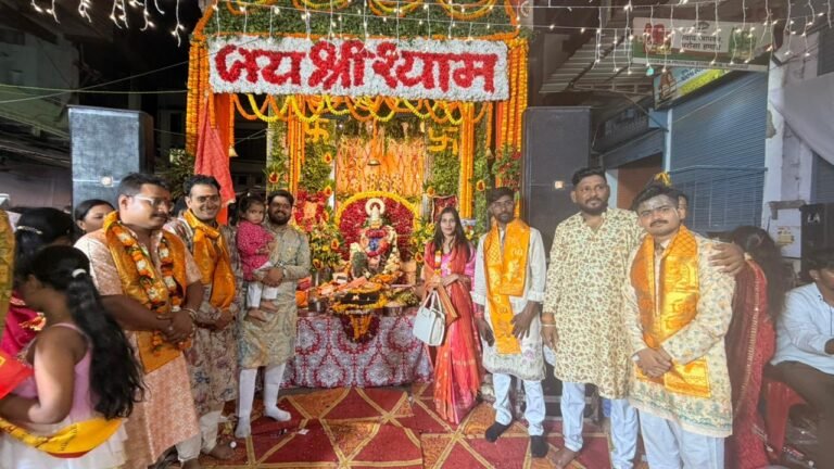दीनबंधु के द्वार सजा भव्य श्याम दरबार; भजनों की गंगा में झूमे श्रद्धालु