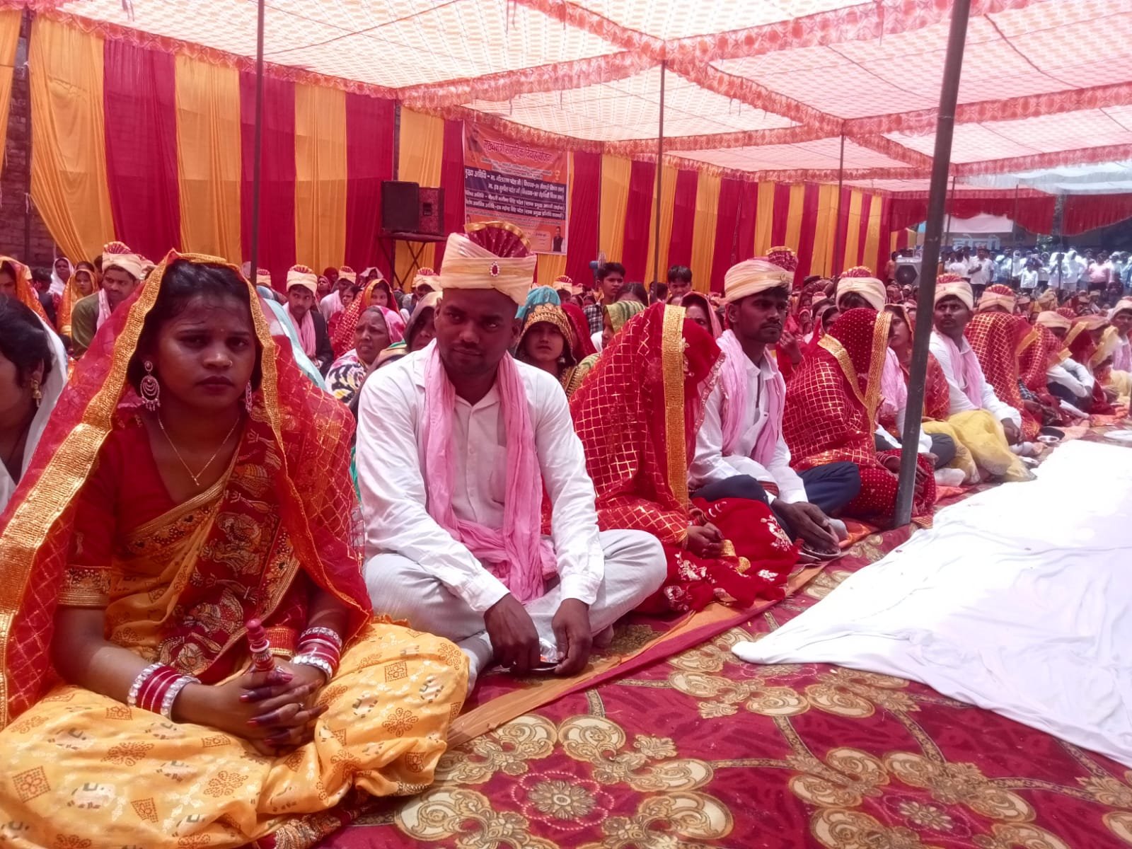 मुख्यमंत्री सामूहिक विवाह समारोह में 83 जोड़े वर-वधुओ ने एक दूजे को पहनाई वरमाला,एक जोड़े ने किया निकाह