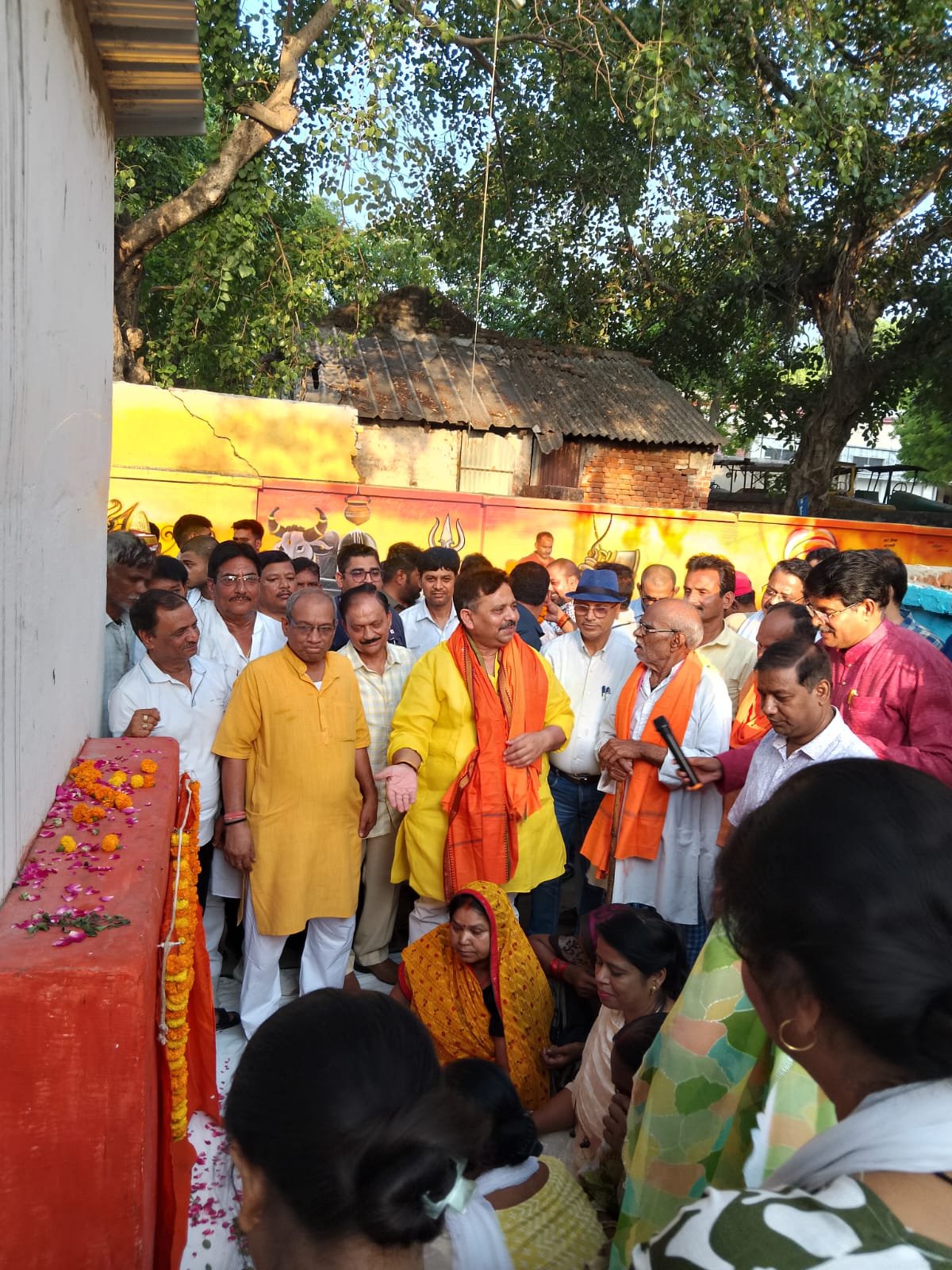 विभिन्न निधियों से स्वीकृत निर्माण परियोजनाओं को युद्ध स्तर पर अभियान चलाकर पूरा कराए-रविन्द्र जायसवाल