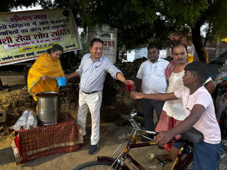 पंचकोशी पदयात्रियों को पिलाया गया शरबत,बताया लू से बचने का उपाय
