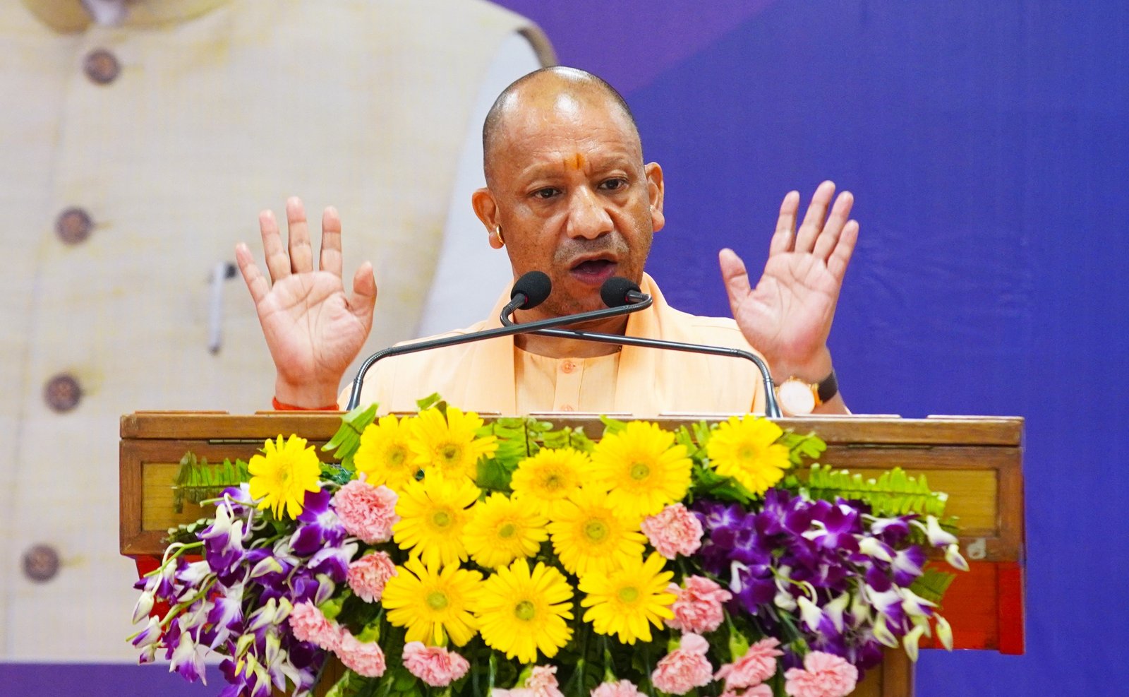प्रचंड गर्मी और मांग बढ़ने के बावजूद यूपी में बिजली व्यवस्था सुचारु