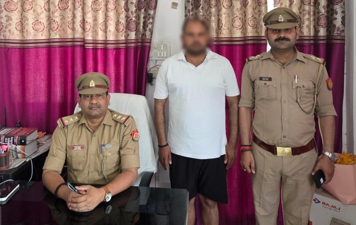 रोहनिया पुलिस ने जिला बदर टॉपटेन अपराधी को किया गिरफ्तार