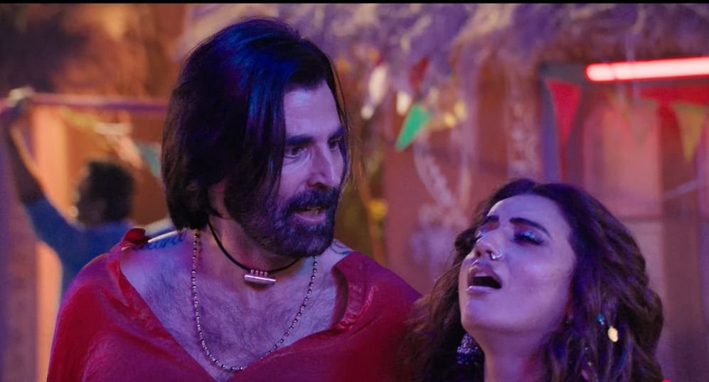 बॉलीवुड के खिलाड़ी अक्षय कुमार के साथ नजर आईं अक्षरा सिंह, गाना ‘घिस घिस घिस’ में मचाया धमाल