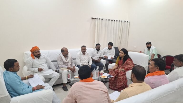 विधायक रोहनिया डॉ. सुनील पटेल ने डूडा अधिकारी व पार्षदों के साथ की बैठक