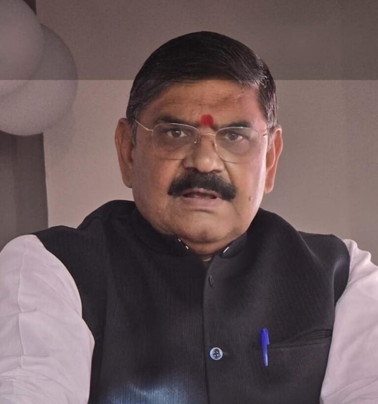 पीएम पर अभद्र टिप्पणी से नाराजगी, पूर्व विधायक सुरेंद्र नारायण सिंह ने की कड़ी निंदा
