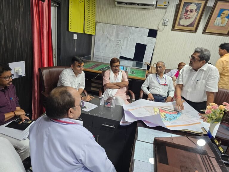 एसएसपीजी में बन रहे मल्टी सुपर स्पेशलिटी हाईटेक अस्पताल में मिलेगी विश्वस्तरीय चिकित्सा सुविधाएं-डॉ नीलकंठ तिवारी
