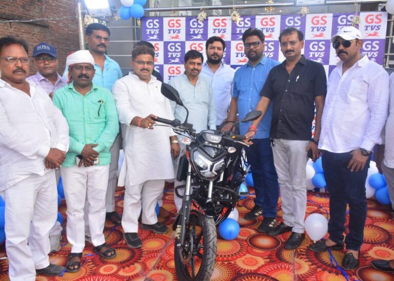 जीएस टीवीएस शोरूम पर सुंदरकांड पाठ, भंडारा व बाइक रैली का आयोजन