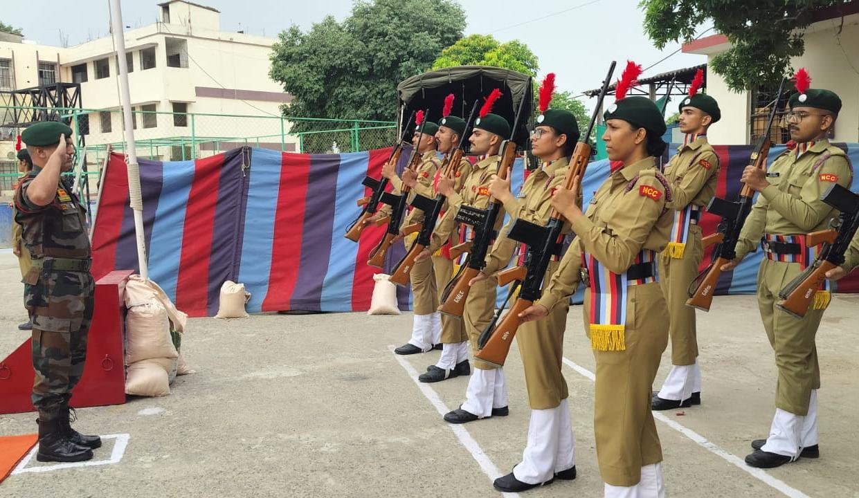 युवाओं में चरित्र,भाईचारा, अनुशासन,साहस,धर्मनिरपेक्ष दृष्टिकोण और निस्वा मेंर्थ सेवा के आदर्श विकसित करना-कर्नल रोशन वर्मा
