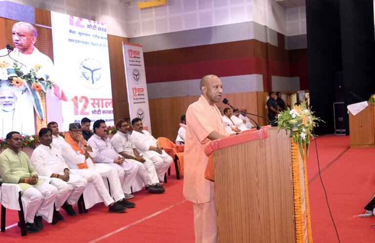 बाबा विश्वनाथ व मां गंगा ने पीएम मोदी को दिया गरीबों की पीड़ा समाप्त करने का सामर्थ्यः मुख्यमंत्री