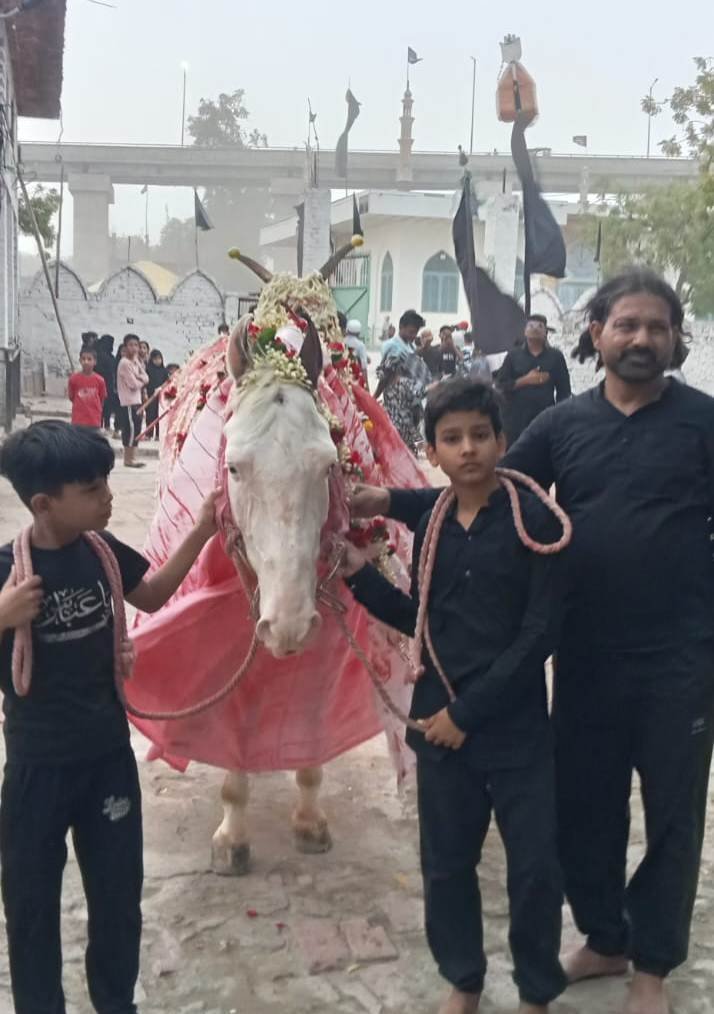 मोहर्रम का महीना प्रारम्भ, शहर में मना इमाम हुसैन का ग़म। लाट सरैया 600 साल पुराने इमामबाड़े में उठा जुलूस।*