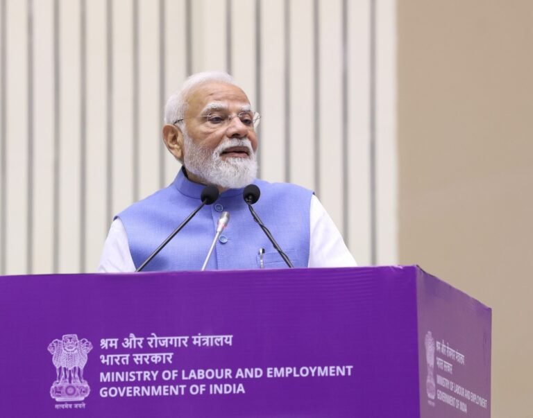प्रधानमंत्री ने ‘प्रधानमंत्री विकसित भारत रोजगार योजना’ के तहत ₹2,400 करोड़ की प्रोत्साहन राशि का वितरण किया
