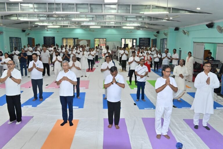 काशी हिन्दू विश्वविद्यालय में 12वां अंतर्राष्ट्रीय योग दिवस का कार्यक्रम उत्साहपूर्वक संपन्न